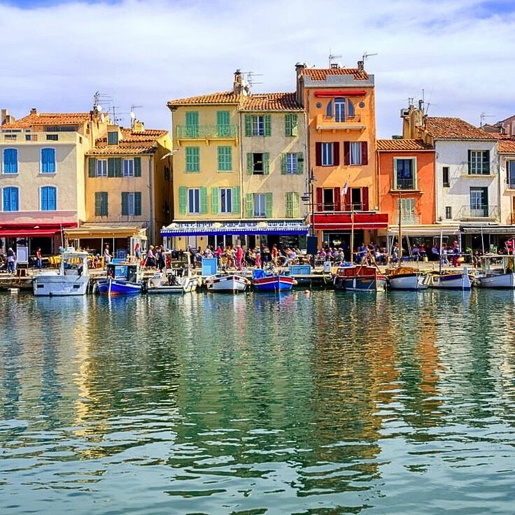 charmand-village-cassis-proche-marseille-hotel-les-grands-carmes-fontenille-tourisme