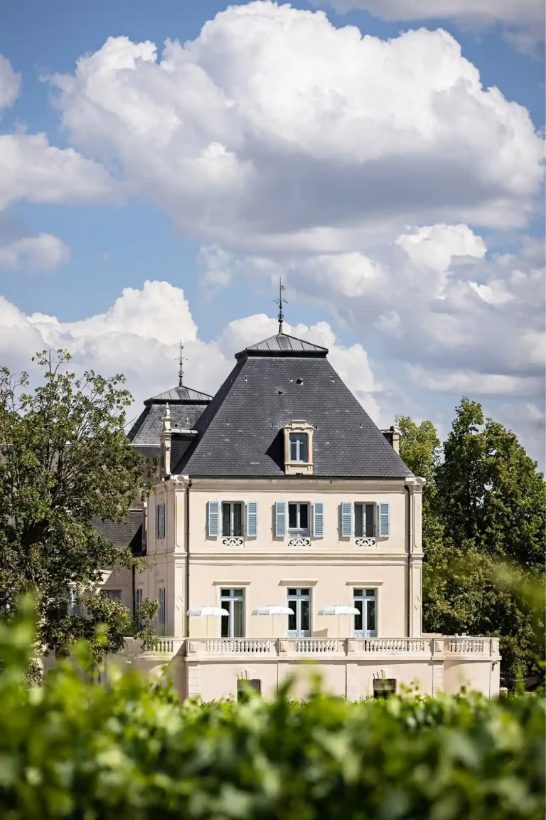 vue extérieure du chateau de cîteaux en Bourgogne